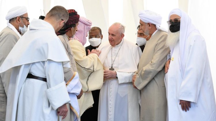 الحوار بين الأديان في حبرية البابا فرنسيس