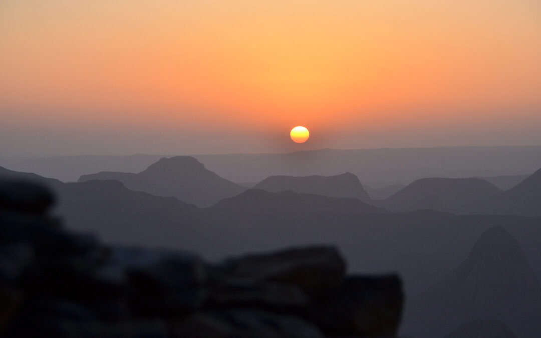 « On ne peut le voir sans penser à Dieu. On est seul avec lui.  » Charles de Foucauld