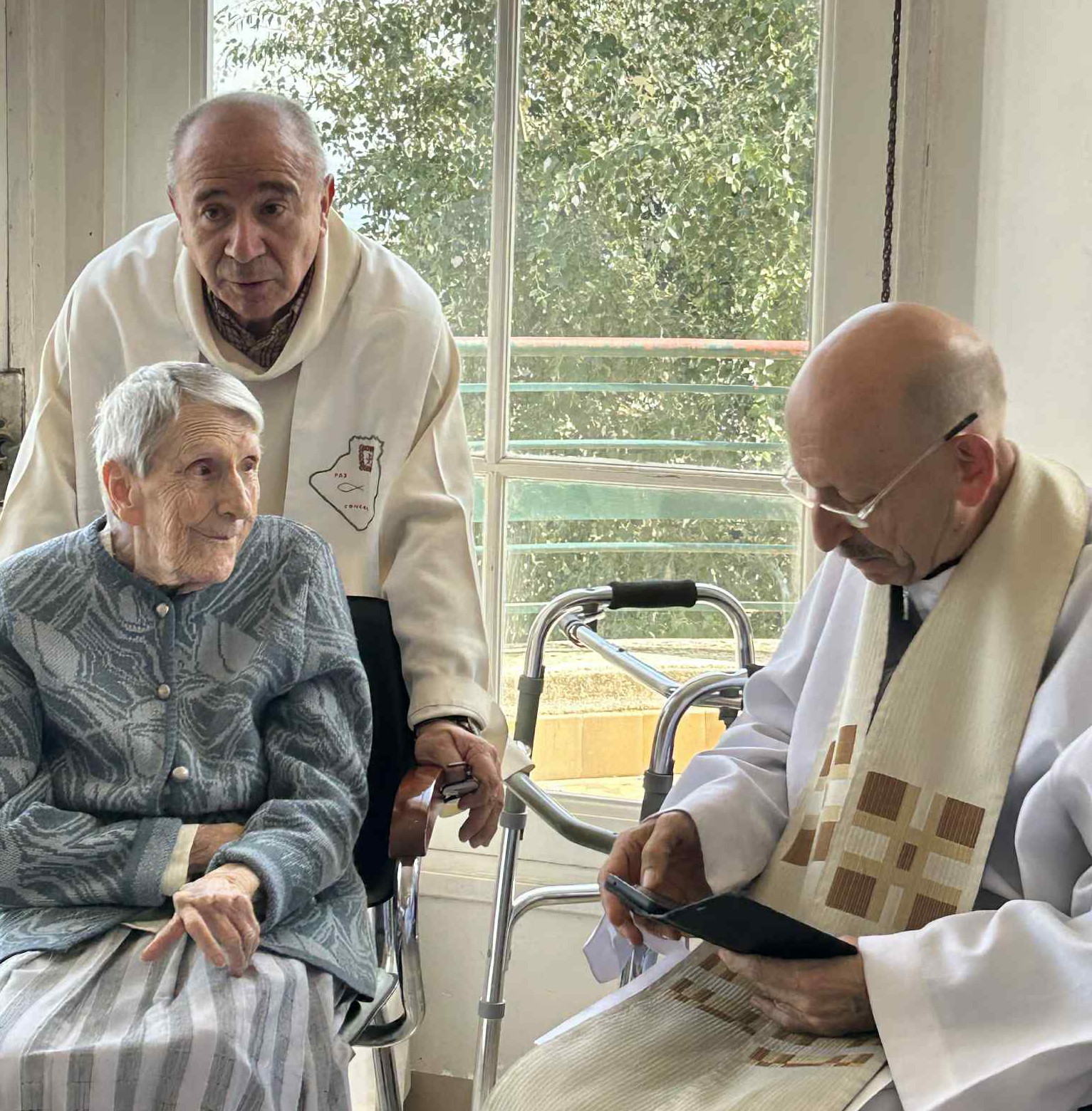 Rosy, fête ses 100 ans entourée d’affection à la maison Saint-Augustin d’Alger.